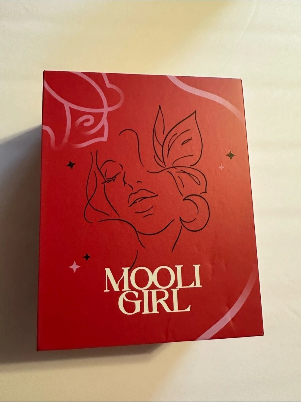 MOOLI Girl Makeup Palette in Red NWT